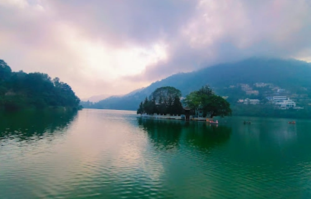 Hotel Lake Heritage near Bhimtal Lake