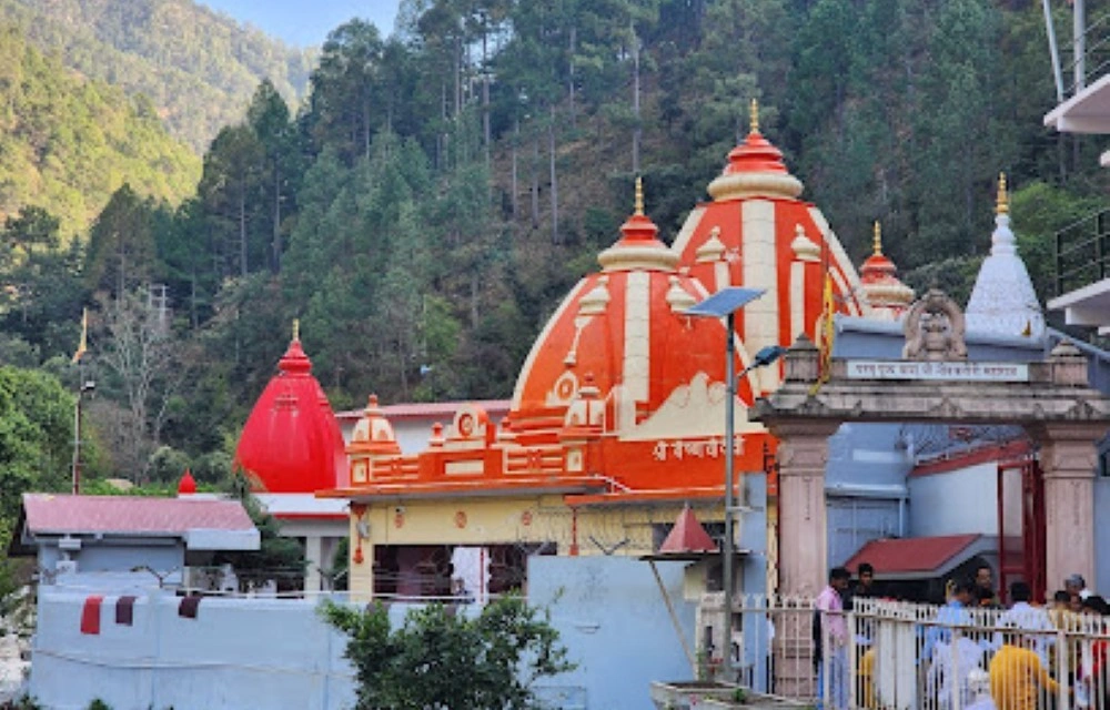 Hotel Lake Heritage near Kainchi Dham
