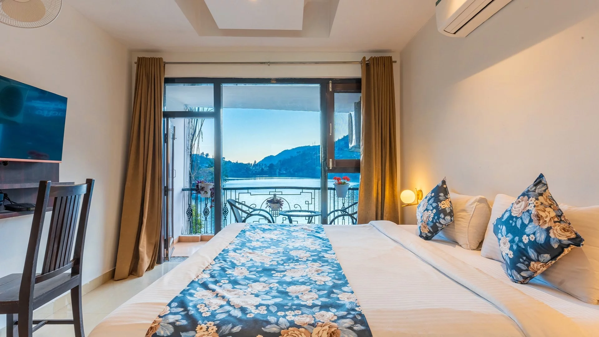 Hotel Lake Heritage